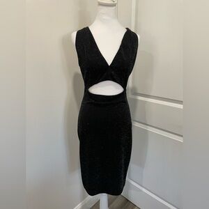 ❤️🖤 Windsor cut out black dress with silver sparkles!